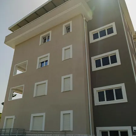Apartment Estate Tre